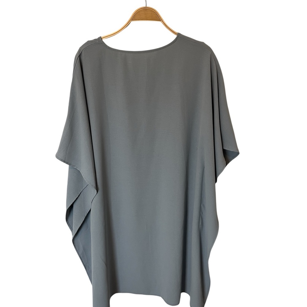 BCBG Max Azria Short Sleeve Blouse Light Blue Shirt Size: Large - Picture 3 of 7